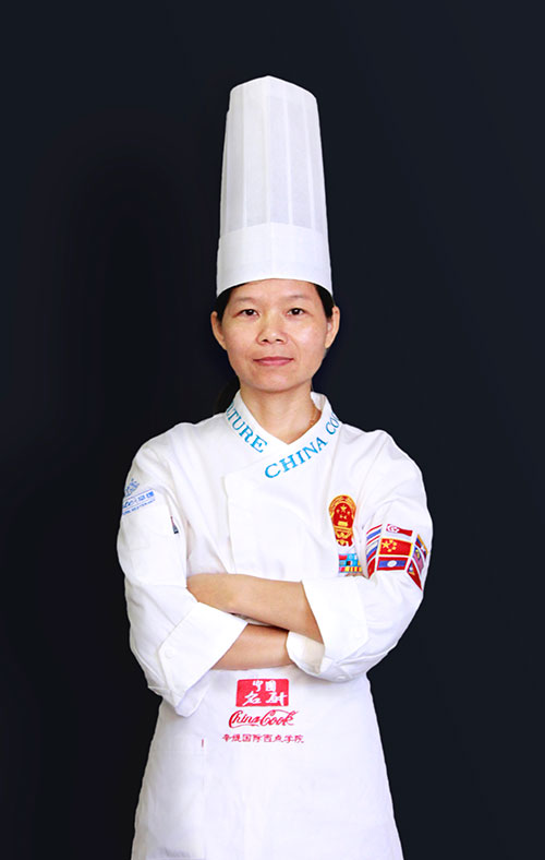 覃雄梅 覃雄梅